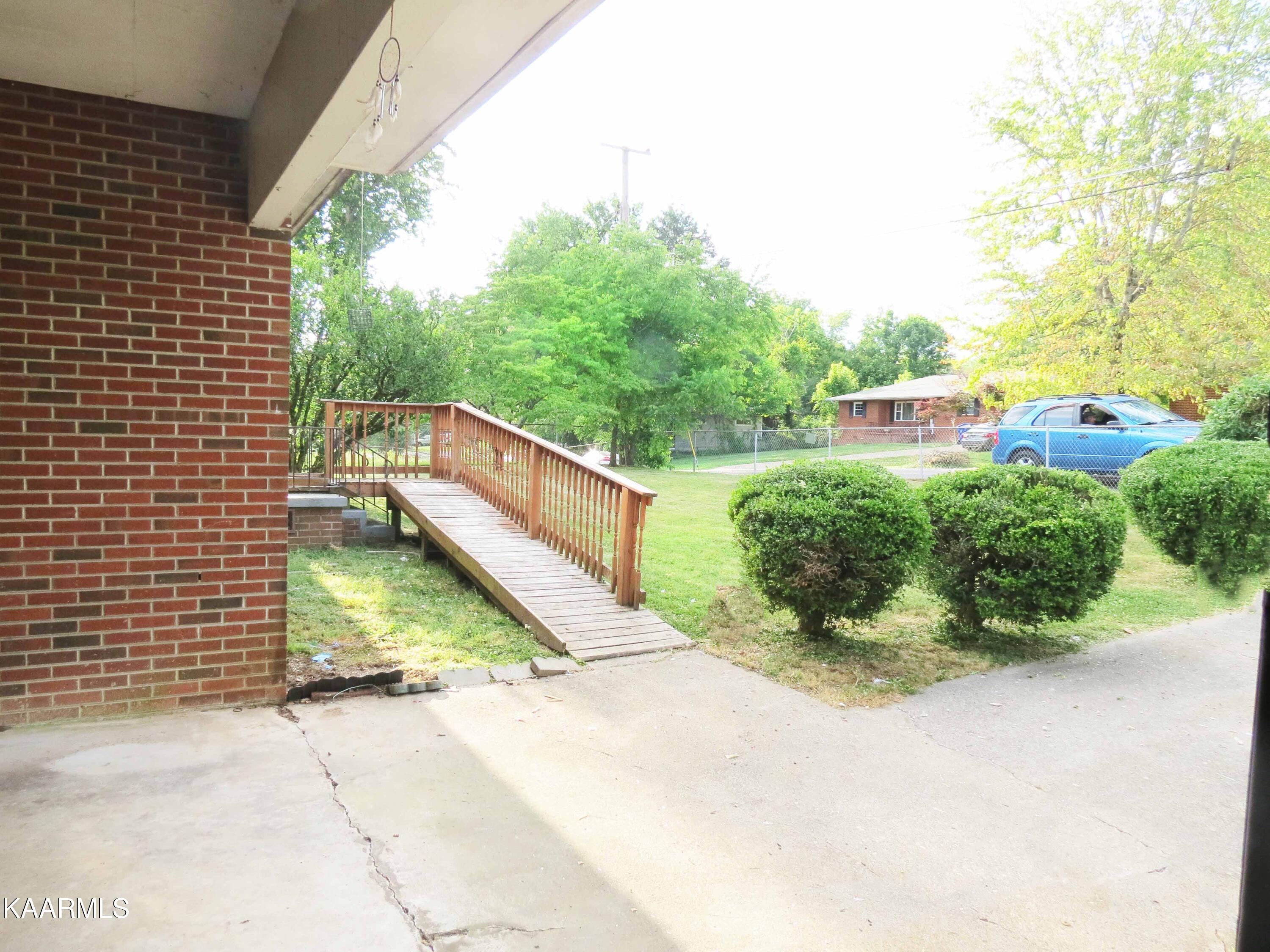 101 Wayne Road Oak Ridge, TN 37830 - Photo 2 of 22 wayne19
