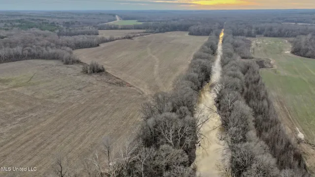 $2,397,000 | Ms-7, Water Valley, MS 38965