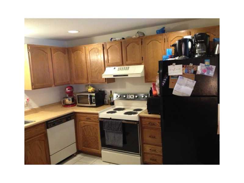 34 Ocean Park Road, Unit 36 Saco, ME 04072 - Photo 4 of 11 Kitchen.