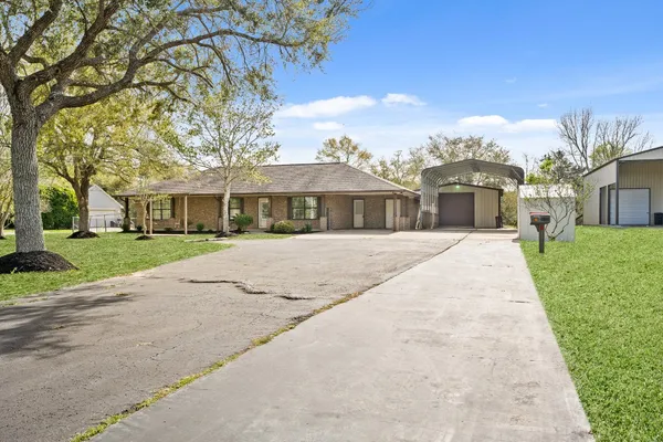 front view of house with a yard
