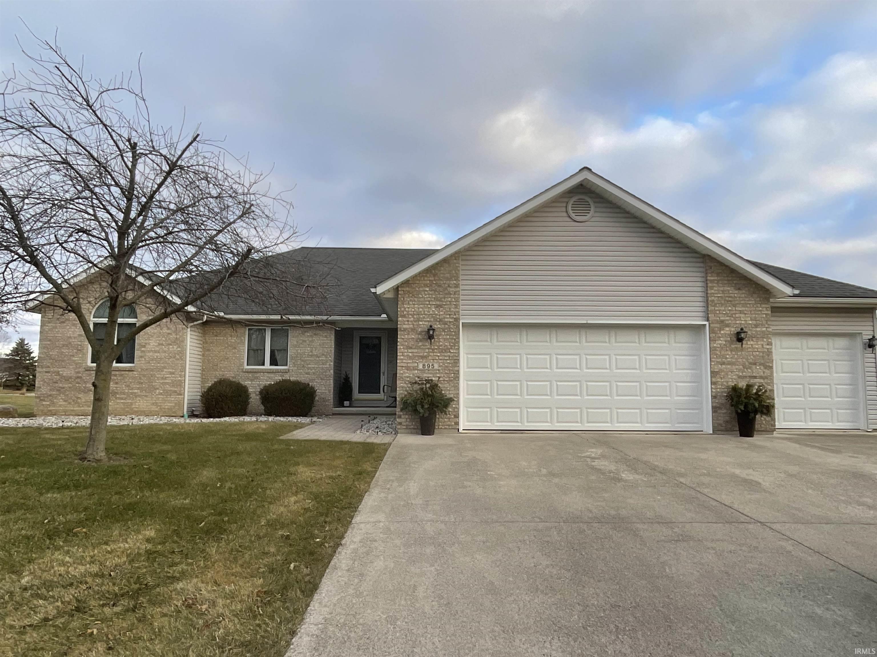895 West 500 North Decatur, IN 46733 - Photo 3 of 35