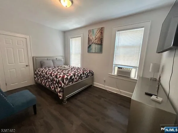 $2,500 | 142 Mapes Avenue, Newark, NJ 07112