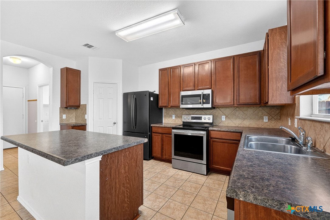 6204 Taree Loop Killeen, TX 76549 - Photo 8 of 31