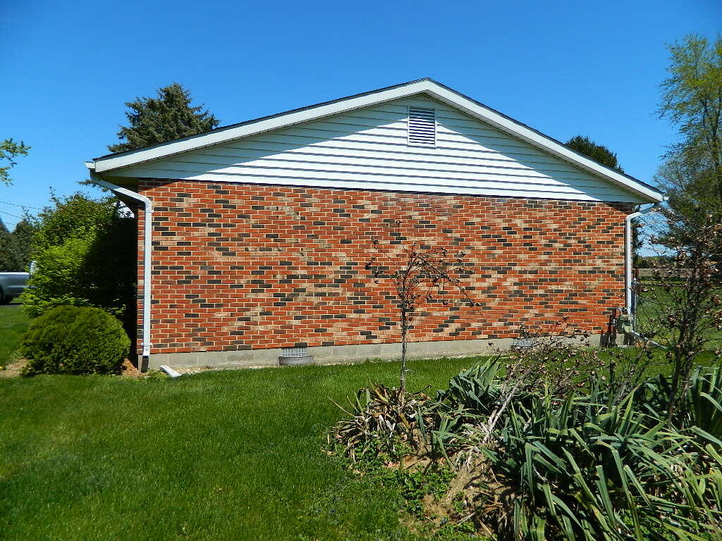 2960 Old Clifton Road Springfield, OH 45502 - Photo 2 of 18