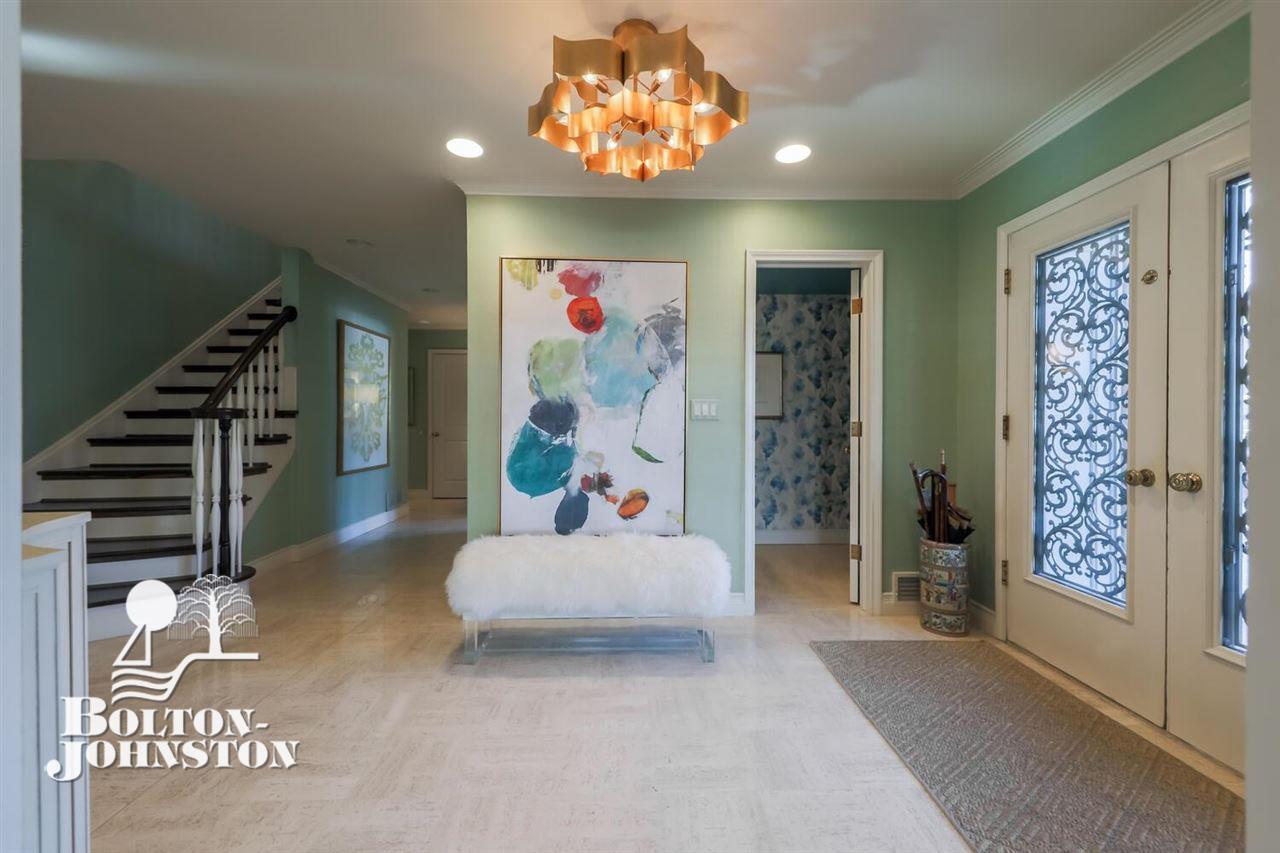 9 Stratton Place Grosse Pointe, MI 48236 - Photo 7 of 68 50063819-6.JPG