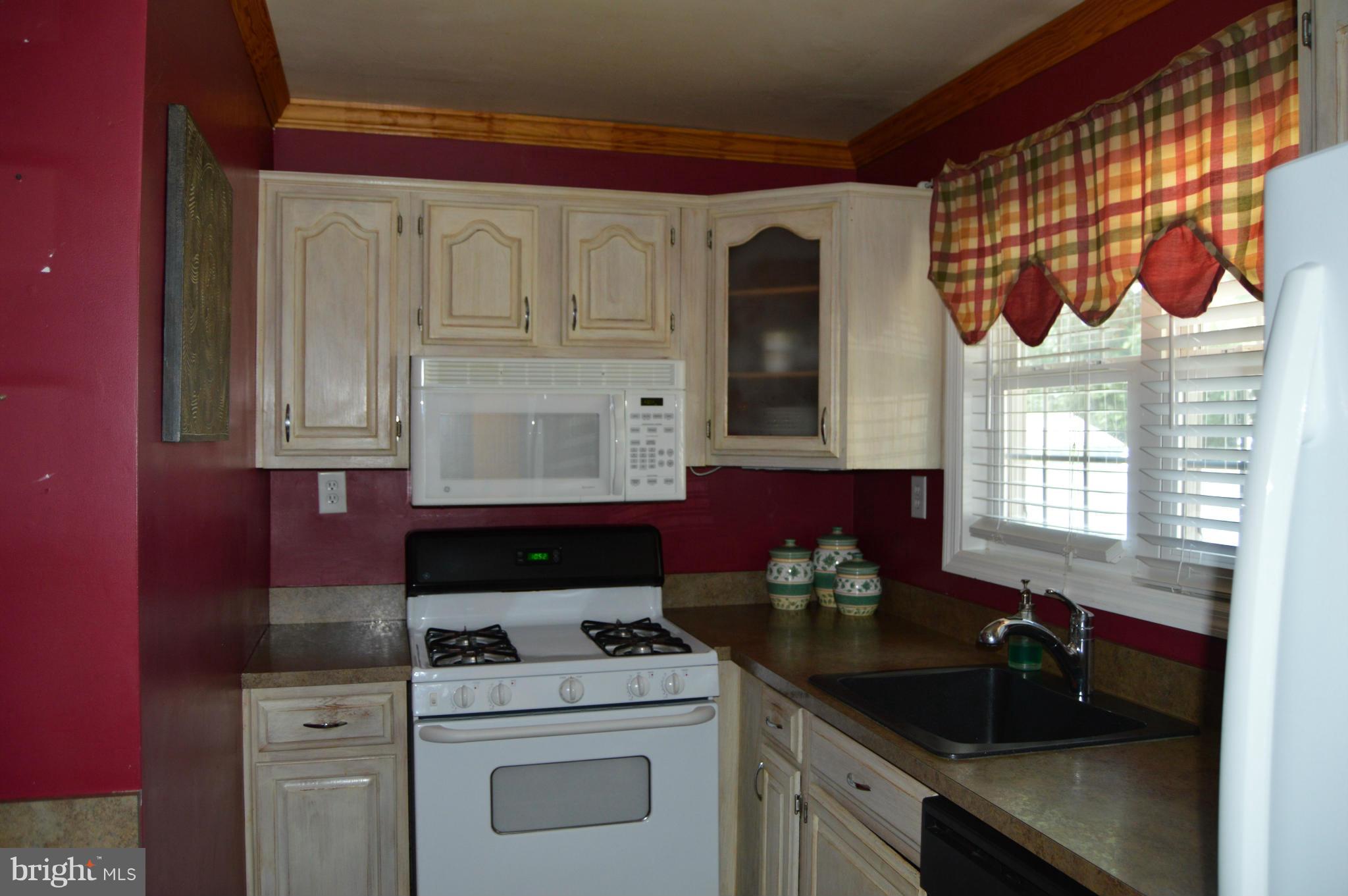 1844 Ridgewick Road Glen Burnie, MD 21061 - Photo 3 of 7 Kitchen