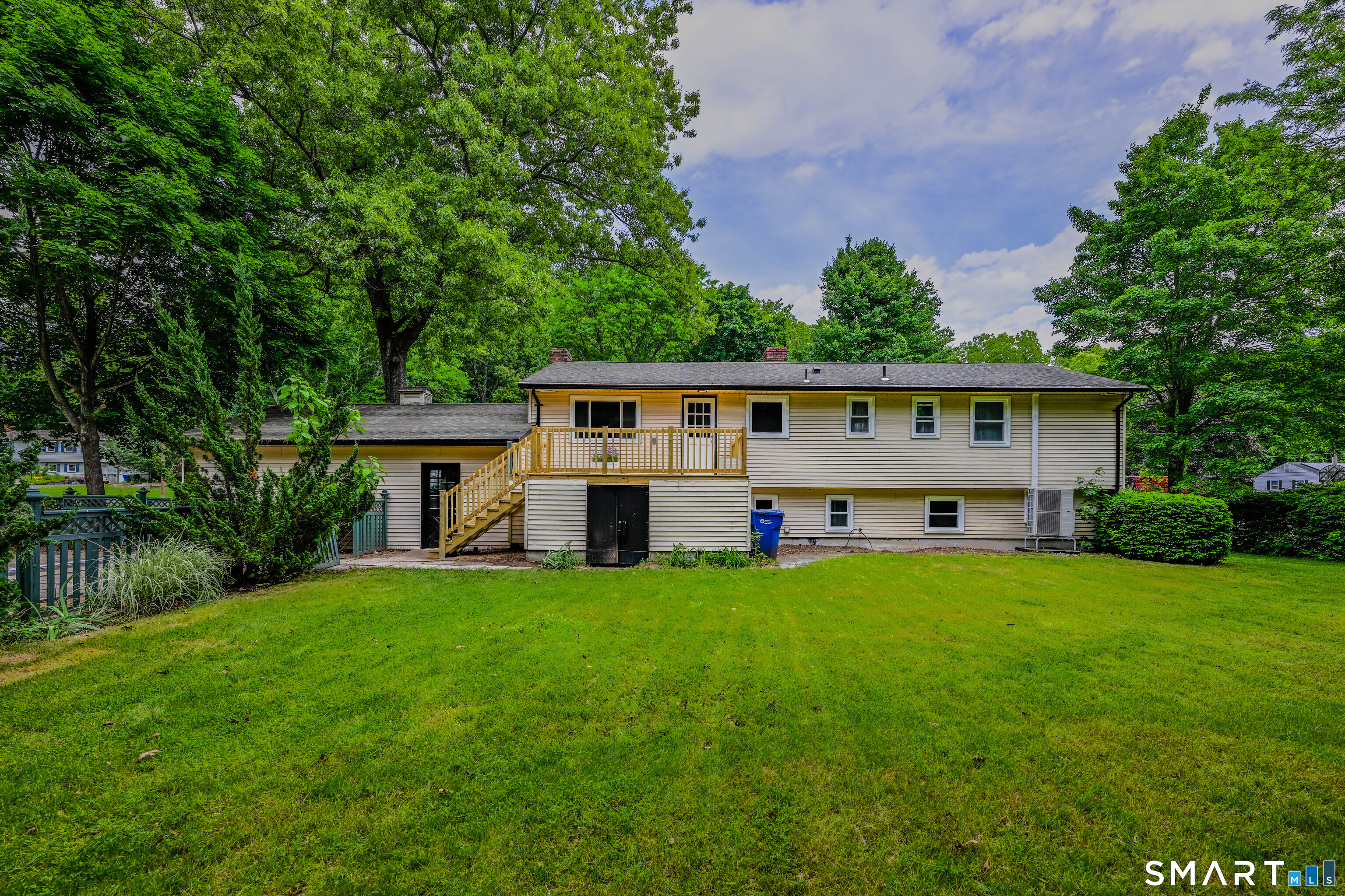 31 Hollow Brook Road Windsor, CT 06095 - Photo 36 of 40