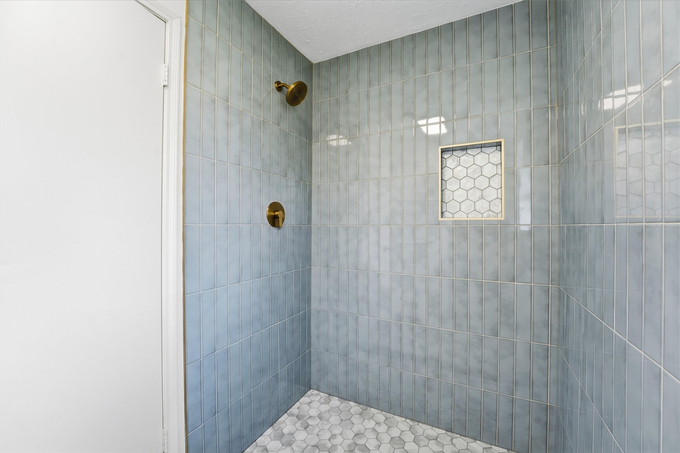 2203 Rolling Meadows Drive Houston, TX 77339 - Photo 24 of 27 a bathroom with a shower