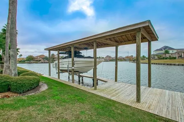 $1,300,000 | 113 Dominica Court, Slidell, LA 70458