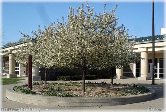 796 Croydon Road Rochester, MI 48309 - Photo 18 of 22 West Middle School.jpg