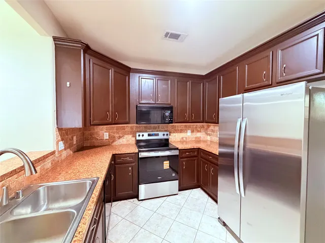 $1,800 | 19206 Plantain Drive, Katy, TX 77449