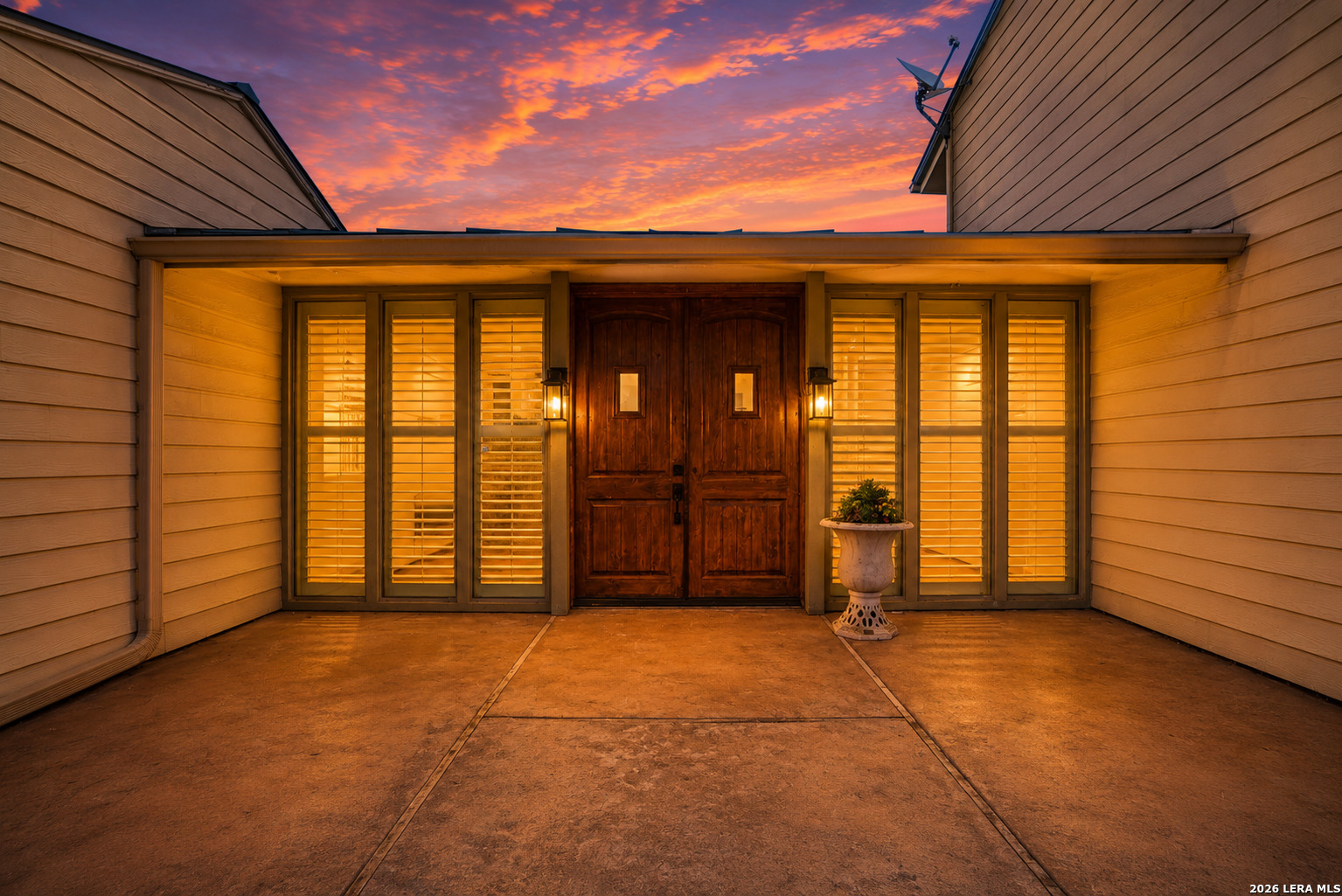 208 Front Street Comfort, TX 78013 - Photo 3 of 33