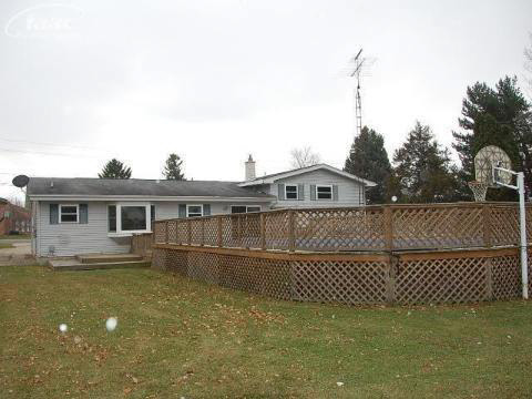 6334 Calkins Road Flint, MI 48532 - Photo 5 of 21 20166501-4.JPG