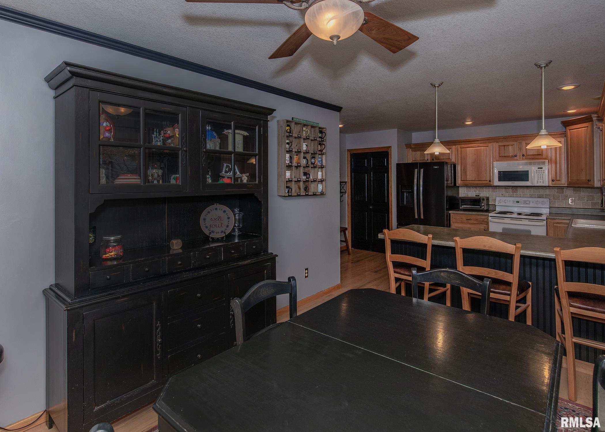 2097 Ashford Road Bettendorf, IA 52722 - Photo 9 of 26 Gallery Image 9