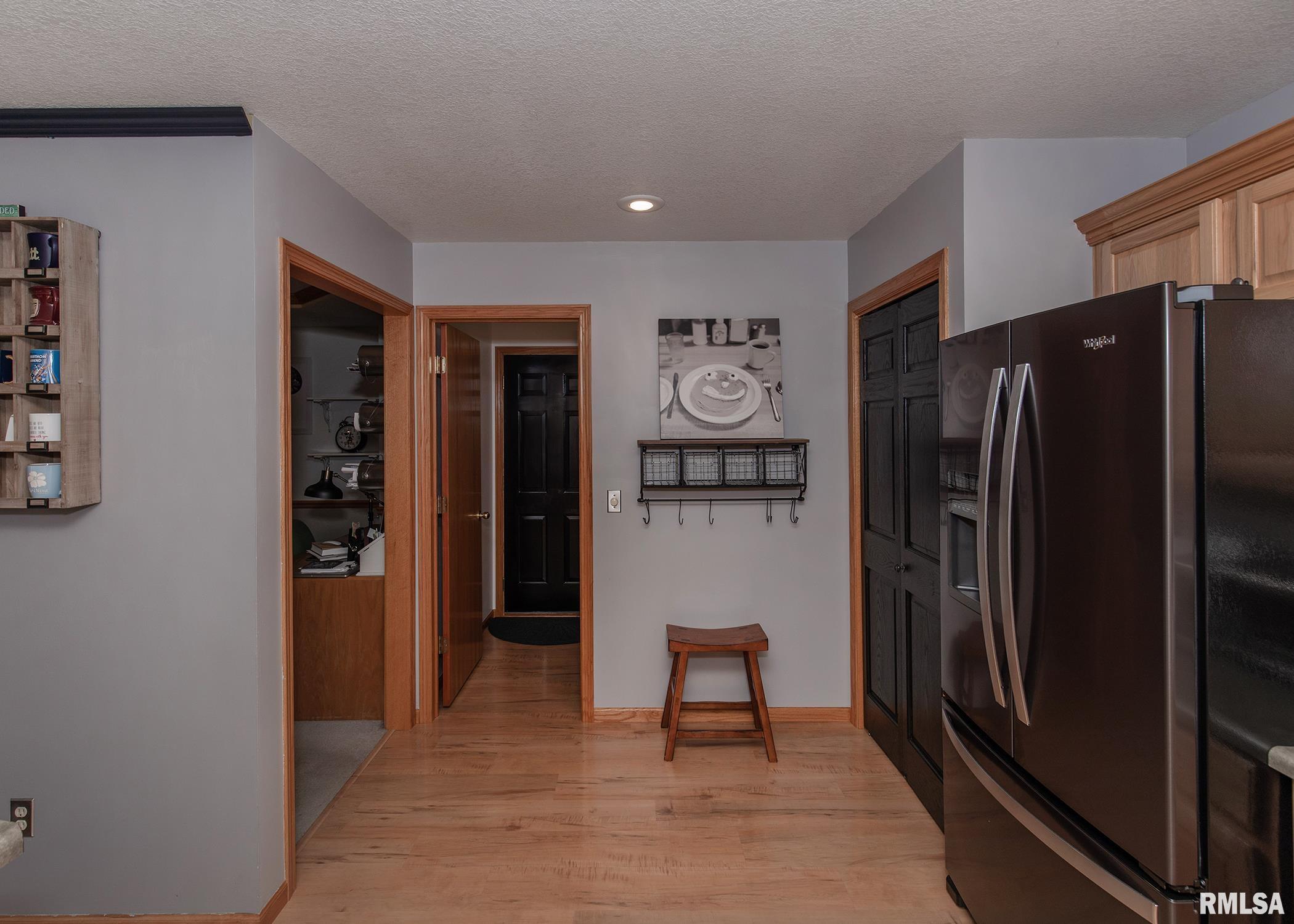 2097 Ashford Road Bettendorf, IA 52722 - Photo 10 of 26 Gallery Image 10