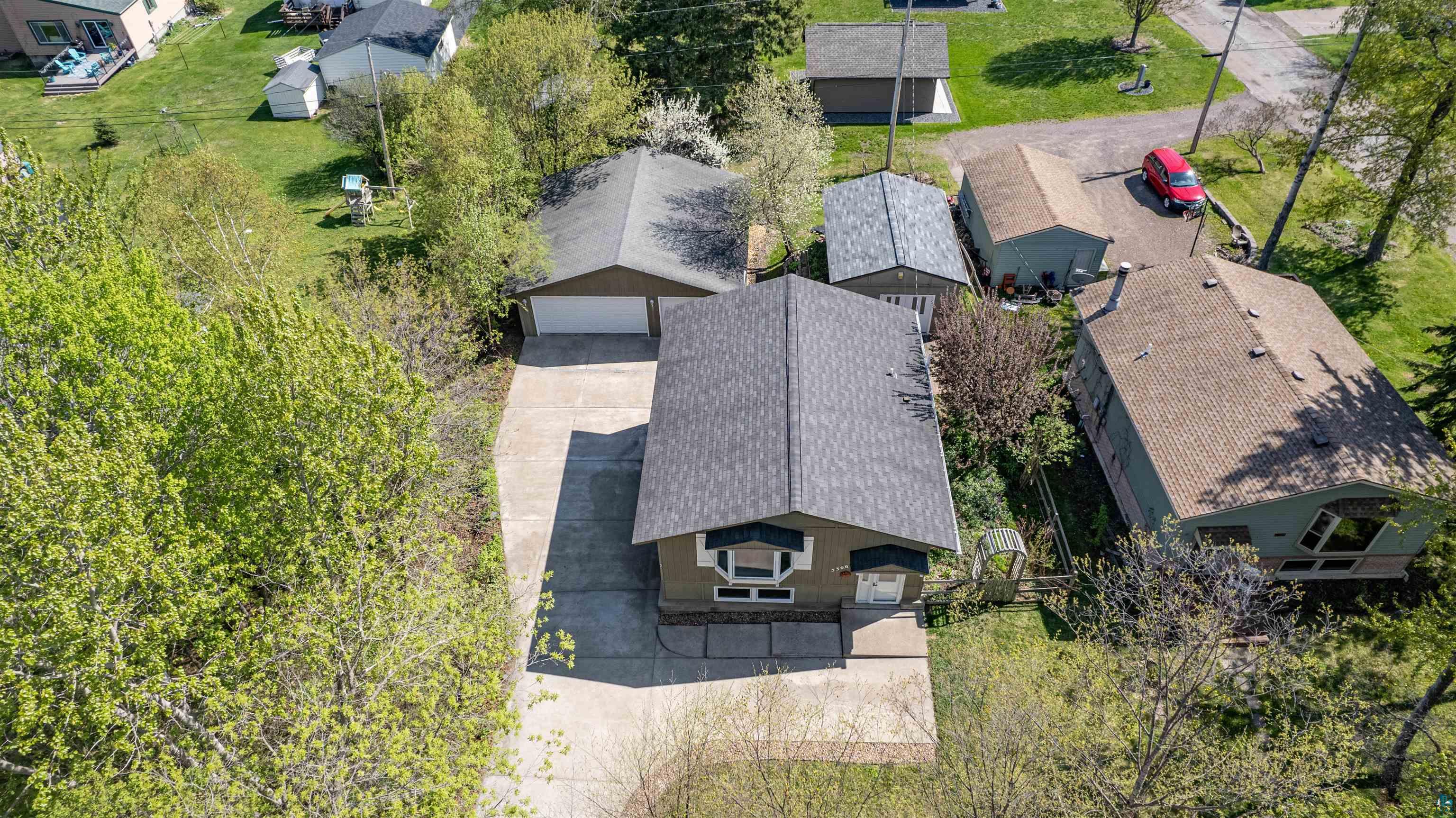 5306 Ivanhoe Street Duluth, MN 55804 - Photo 2 of 37
