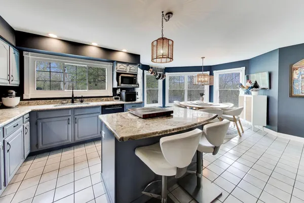 $775,000 | 1203 MacIntosh Drive, Wauconda, IL 60084