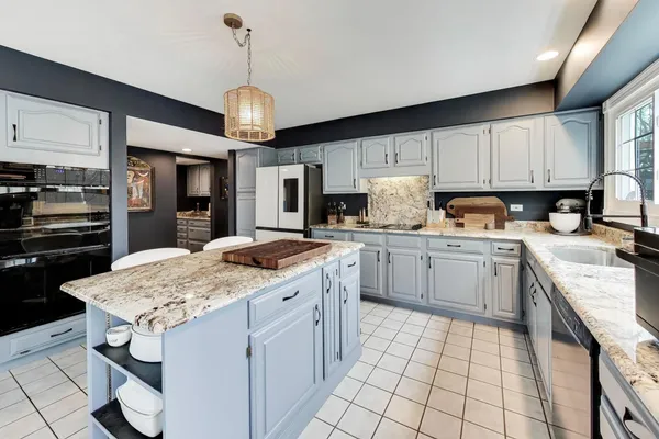 $775,000 | 1203 MacIntosh Drive, Wauconda, IL 60084