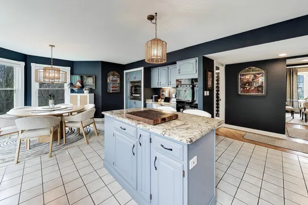 $775,000 | 1203 MacIntosh Drive, Wauconda, IL 60084