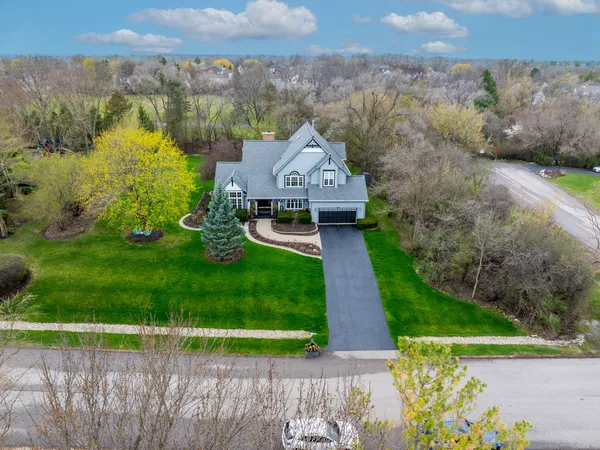$775,000 | 1203 MacIntosh Drive, Wauconda, IL 60084
