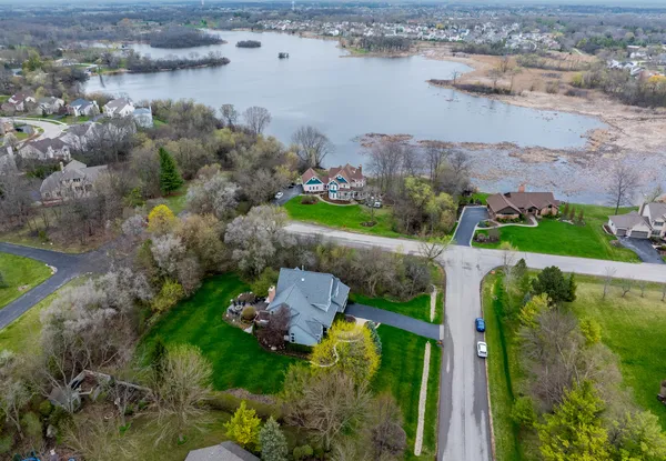 $775,000 | 1203 MacIntosh Drive, Wauconda, IL 60084