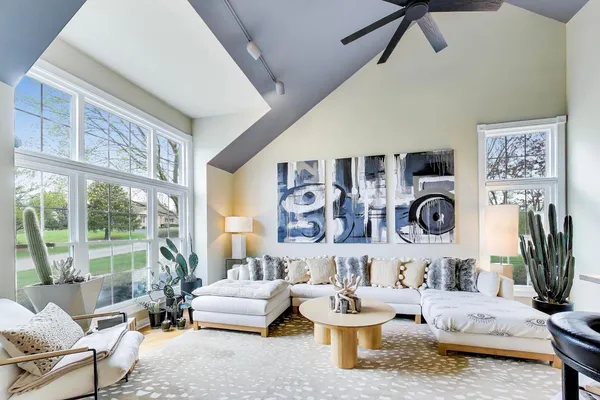 $775,000 | 1203 MacIntosh Drive, Wauconda, IL 60084