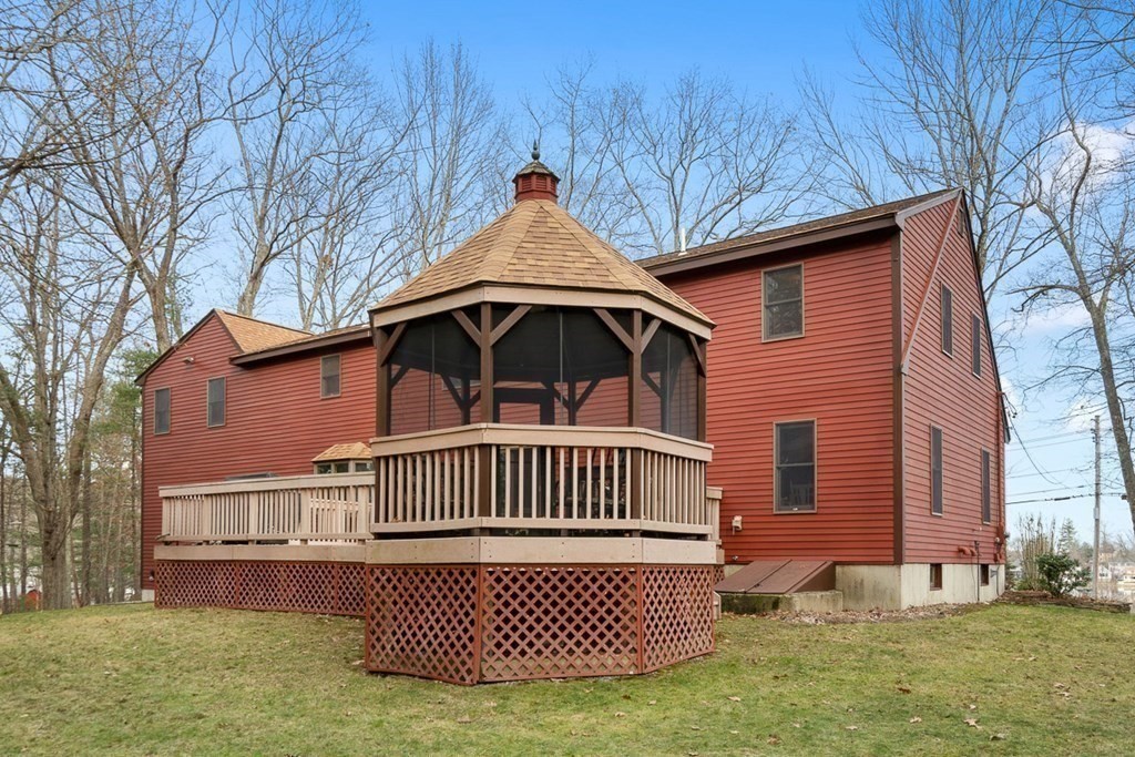 29 Bumpy Lane Methuen, MA 01844 - Photo 3 of 39 Gallery Image 3