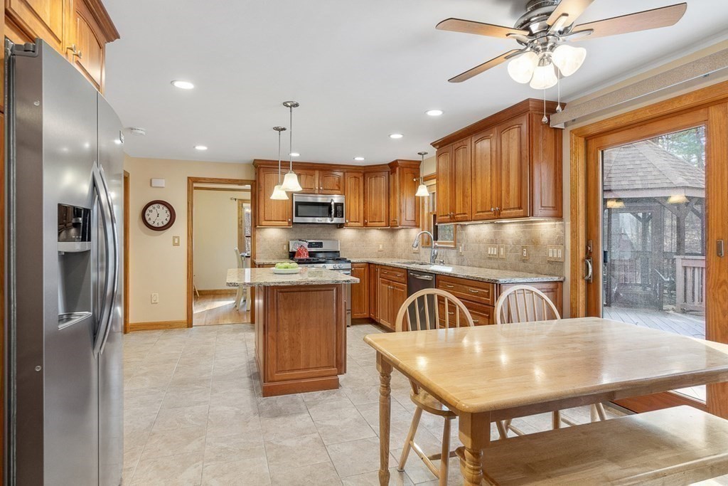 29 Bumpy Lane Methuen, MA 01844 - Photo 8 of 39 Gallery Image 8