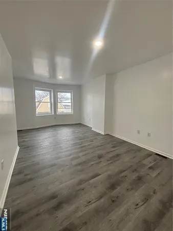 $2,500 | 48 1/2 3rd Street, Newark, NJ 07107