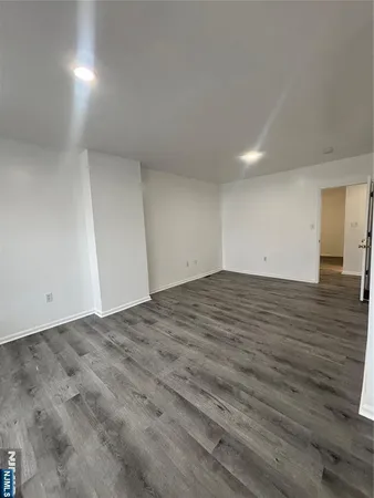 $2,500 | 48 1/2 3rd Street, Newark, NJ 07107