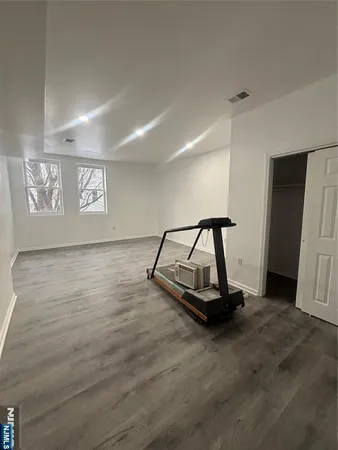 $2,500 | 48 1/2 3rd Street, Newark, NJ 07107