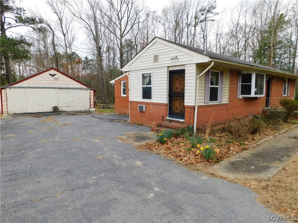 9113 Hickory Road Petersburg, VA 23803 - Photo 3 of 27 Gallery Image 3