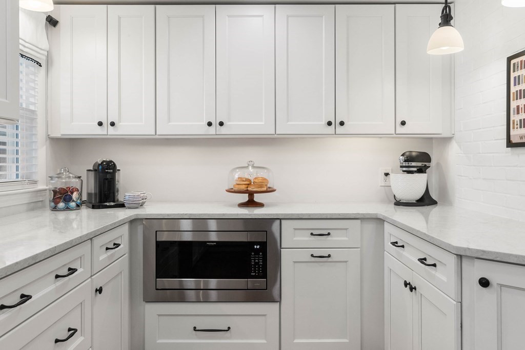 10 Richards Road Reading, MA 01867 - Photo 9 of 30 Gallery Image 9