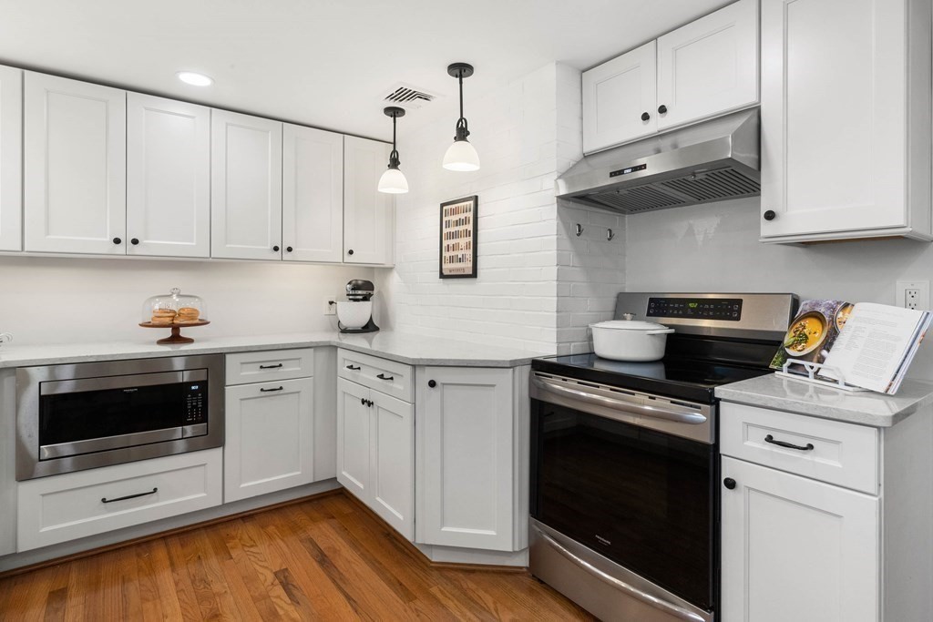 10 Richards Road Reading, MA 01867 - Photo 10 of 30 Gallery Image 10