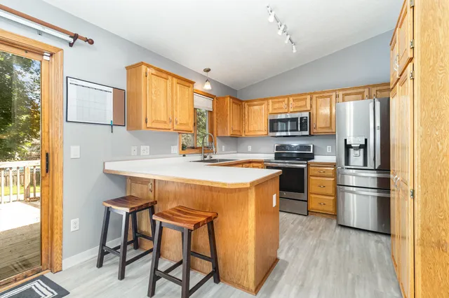 $3,200 | 8345 Grace Court, Victoria, MN 55386