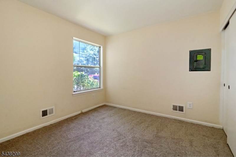 430 Cardinal Lane Bedminster, NJ 07921 - Photo 12 of 18