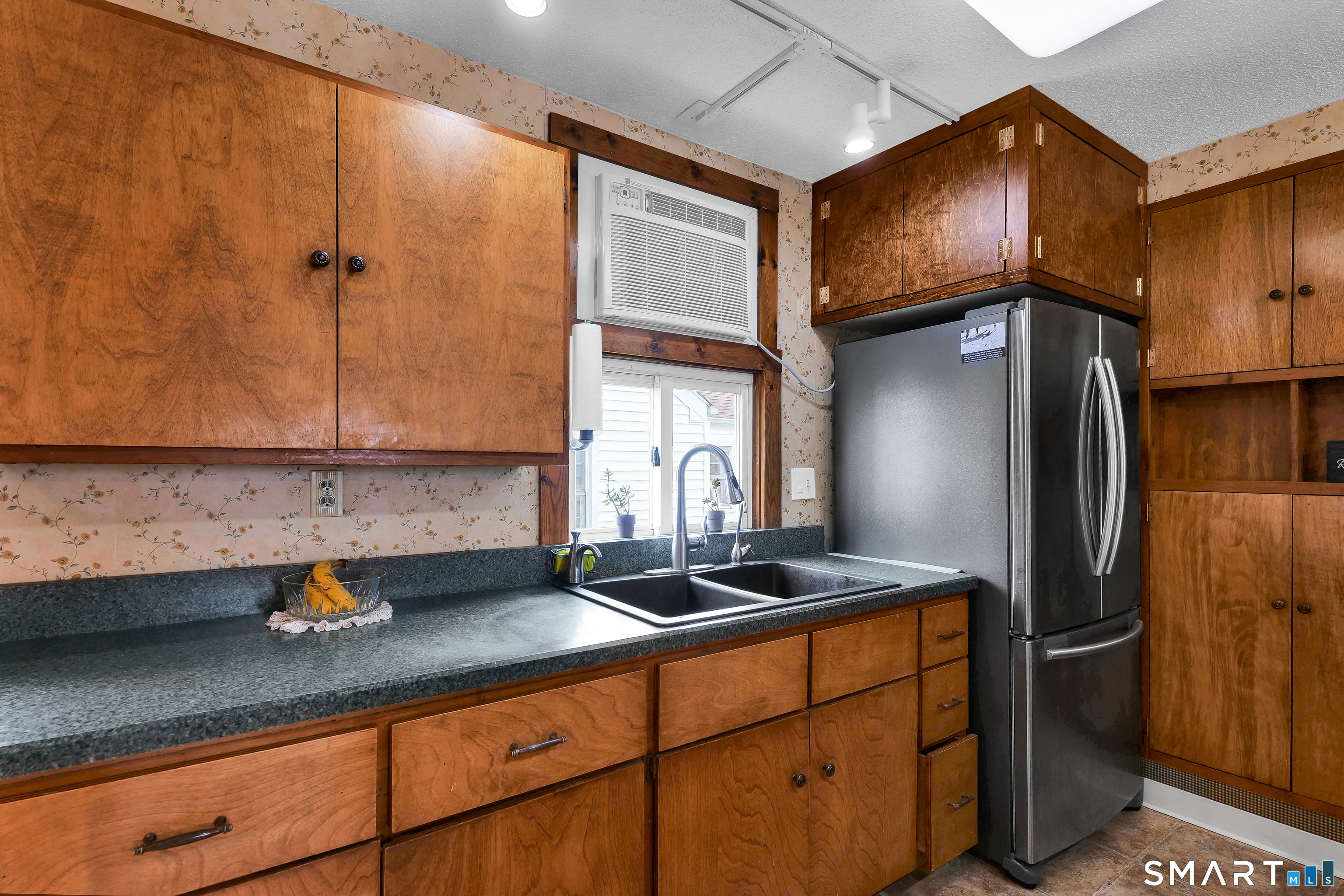 172 Nott Street Wethersfield, CT 06109 - Photo 15 of 35 2nd flr kitchen