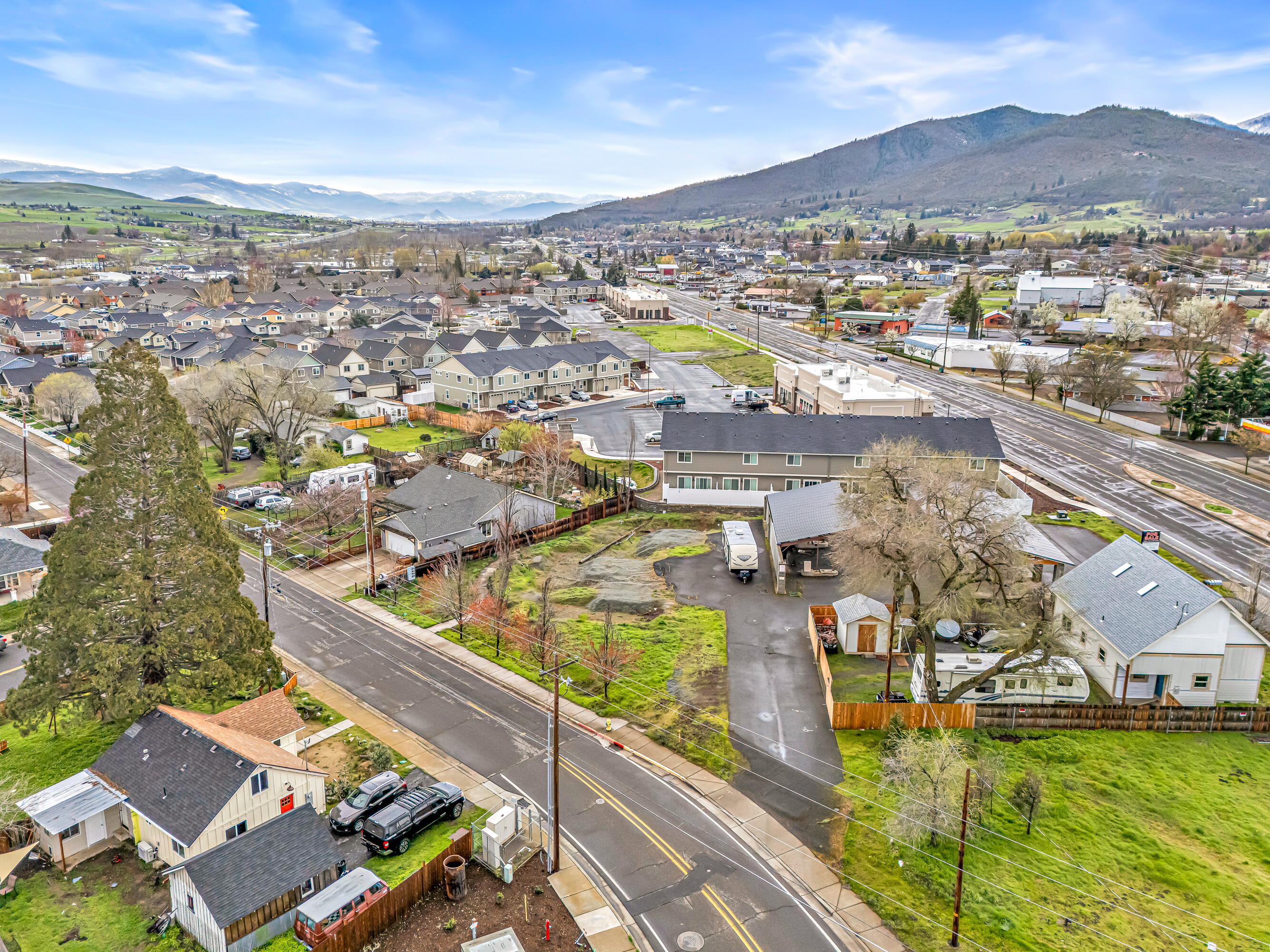 70 Suncrest Road Talent, OR 97540 - Photo 7 of 16 DJI_20250331090354_0028_D