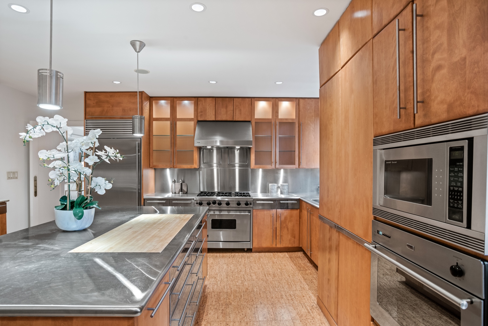 2440 North Lakeview Avenue, Unit 2B Chicago, IL 60614 - Photo 13 of 25