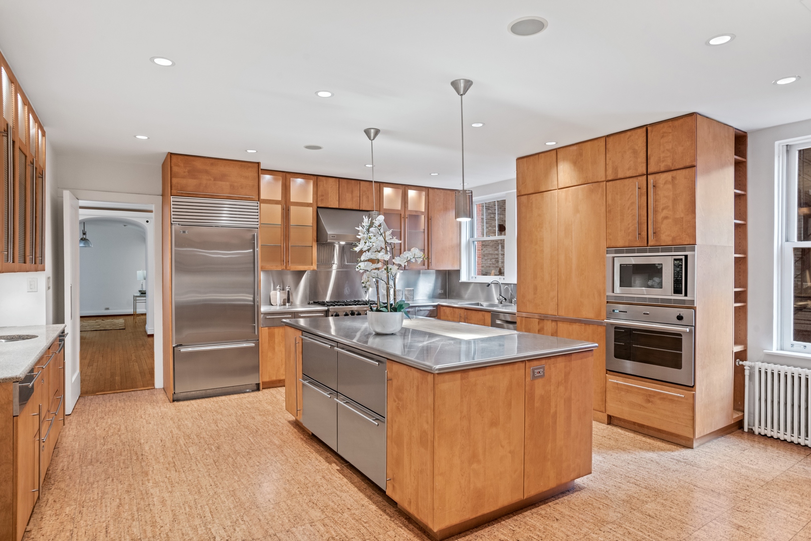 2440 North Lakeview Avenue, Unit 2B Chicago, IL 60614 - Photo 14 of 25