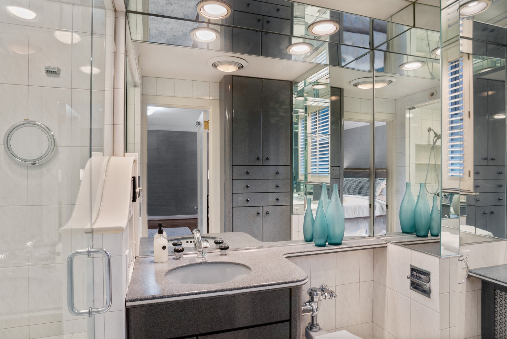 2440 North Lakeview Avenue, Unit 2B Chicago, IL 60614 - Photo 20 of 25