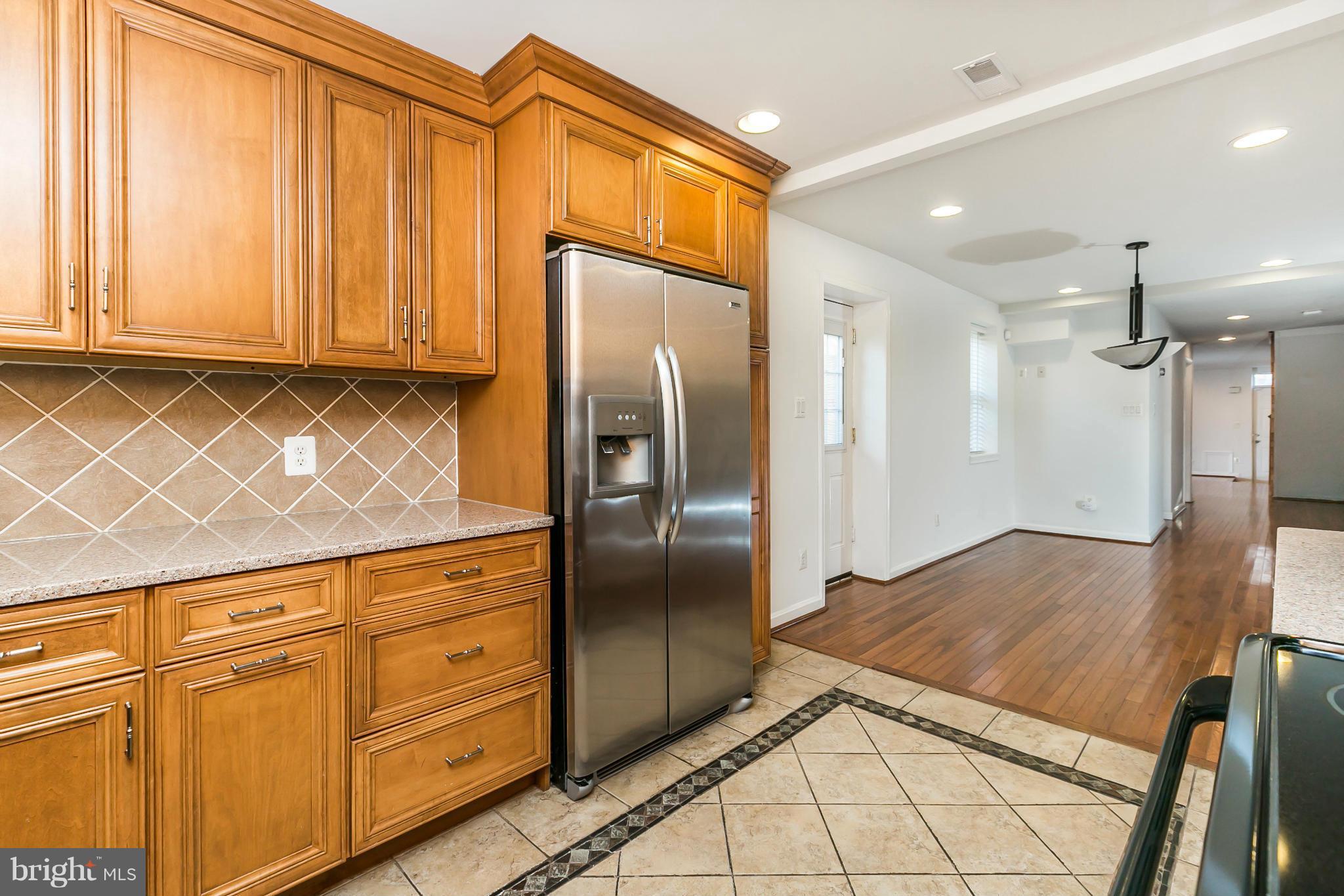 718 South Port Street Baltimore, MD 21224 - Photo 11 of 25 Kitchen