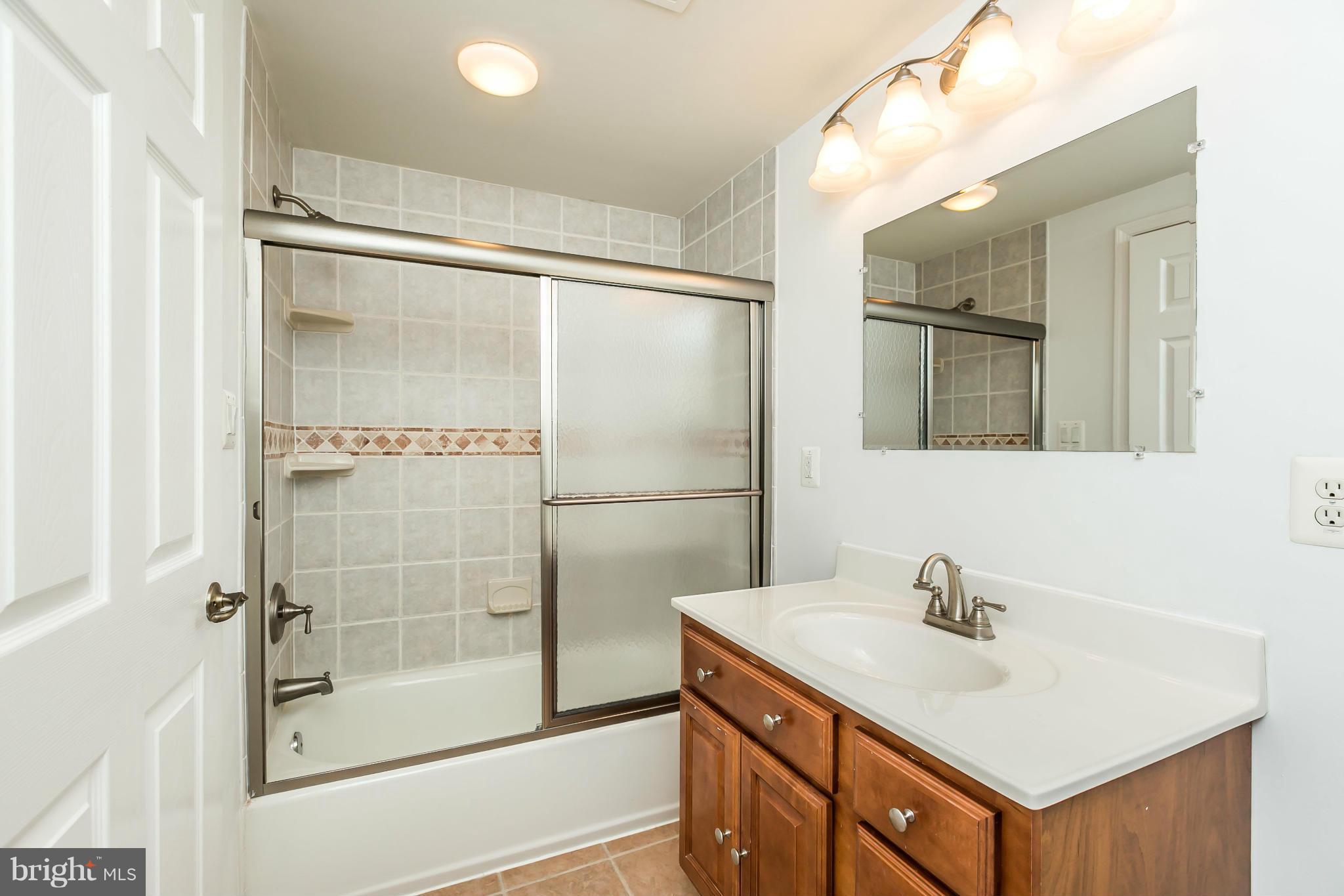 718 South Port Street Baltimore, MD 21224 - Photo 20 of 25 Master Bath 2