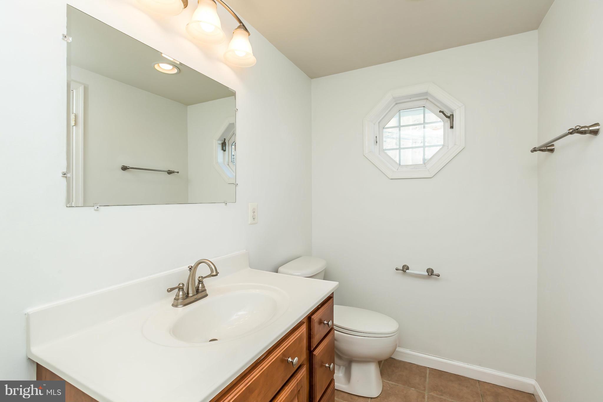 718 South Port Street Baltimore, MD 21224 - Photo 21 of 25 Master Bath 2