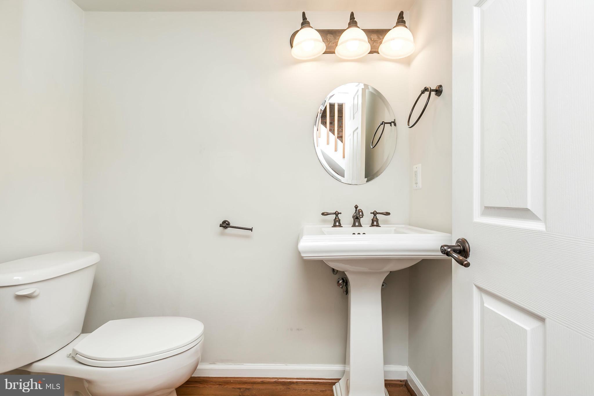 718 South Port Street Baltimore, MD 21224 - Photo 7 of 25 Powder Room