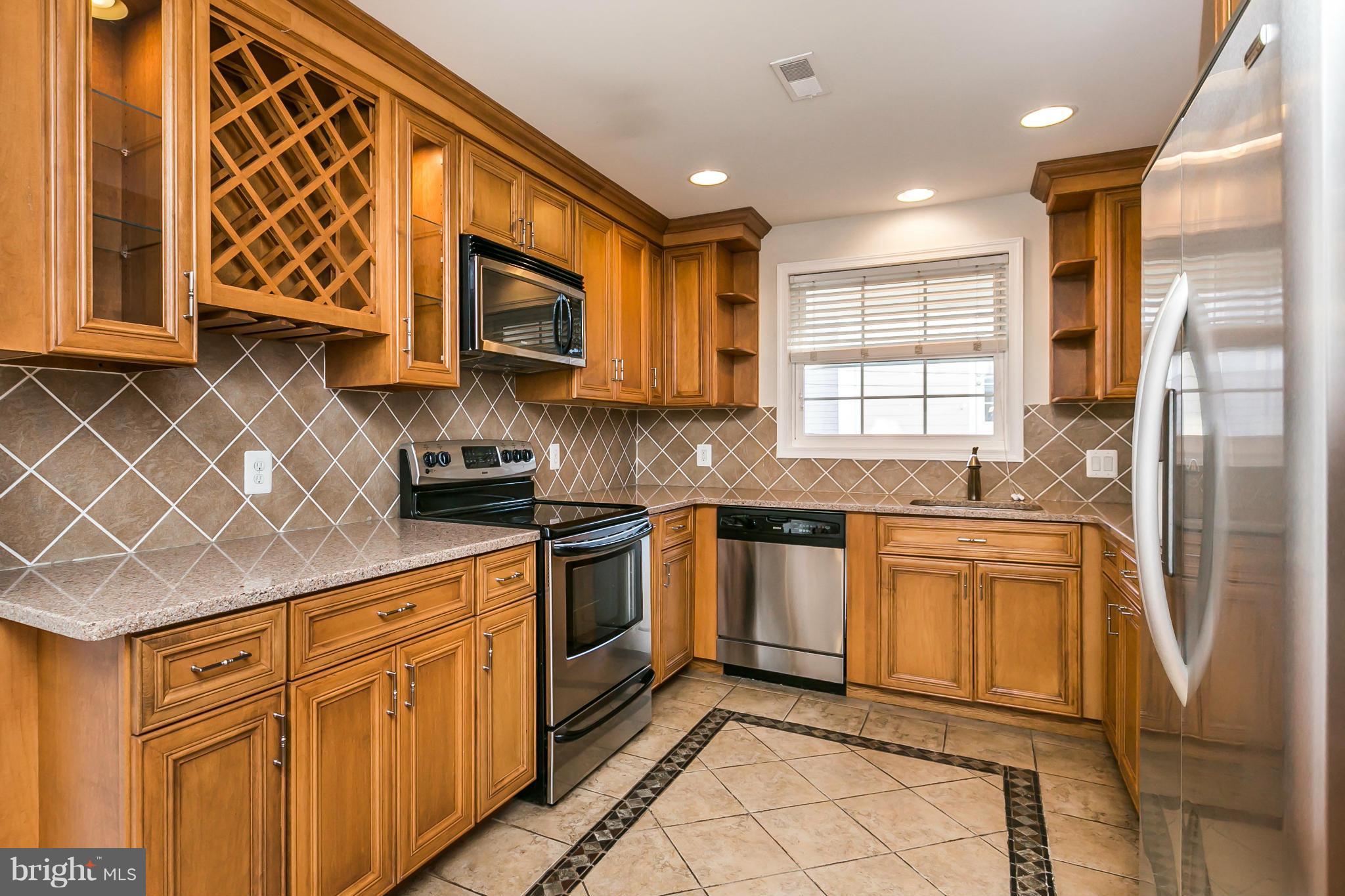 718 South Port Street Baltimore, MD 21224 - Photo 8 of 25 Kitchen