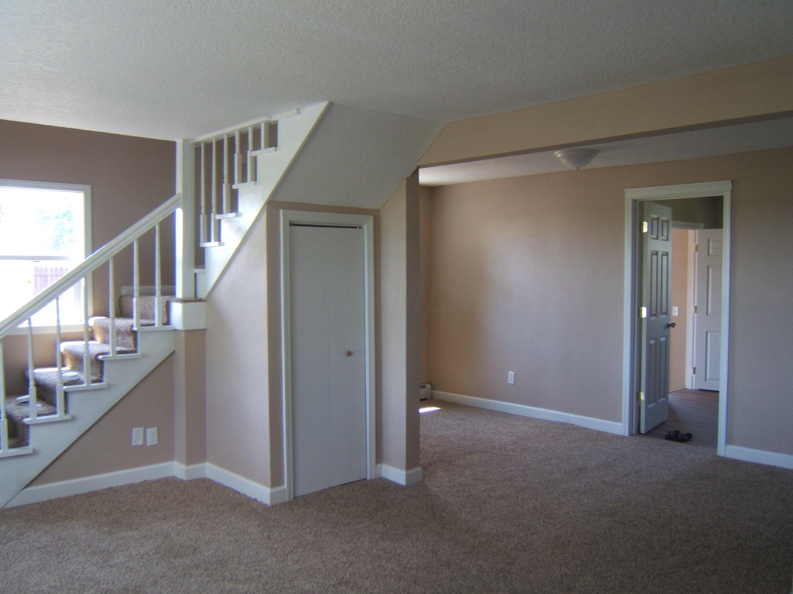 L799 Co Road Grelton, OH 43523 - Photo 6 of 25 Living room