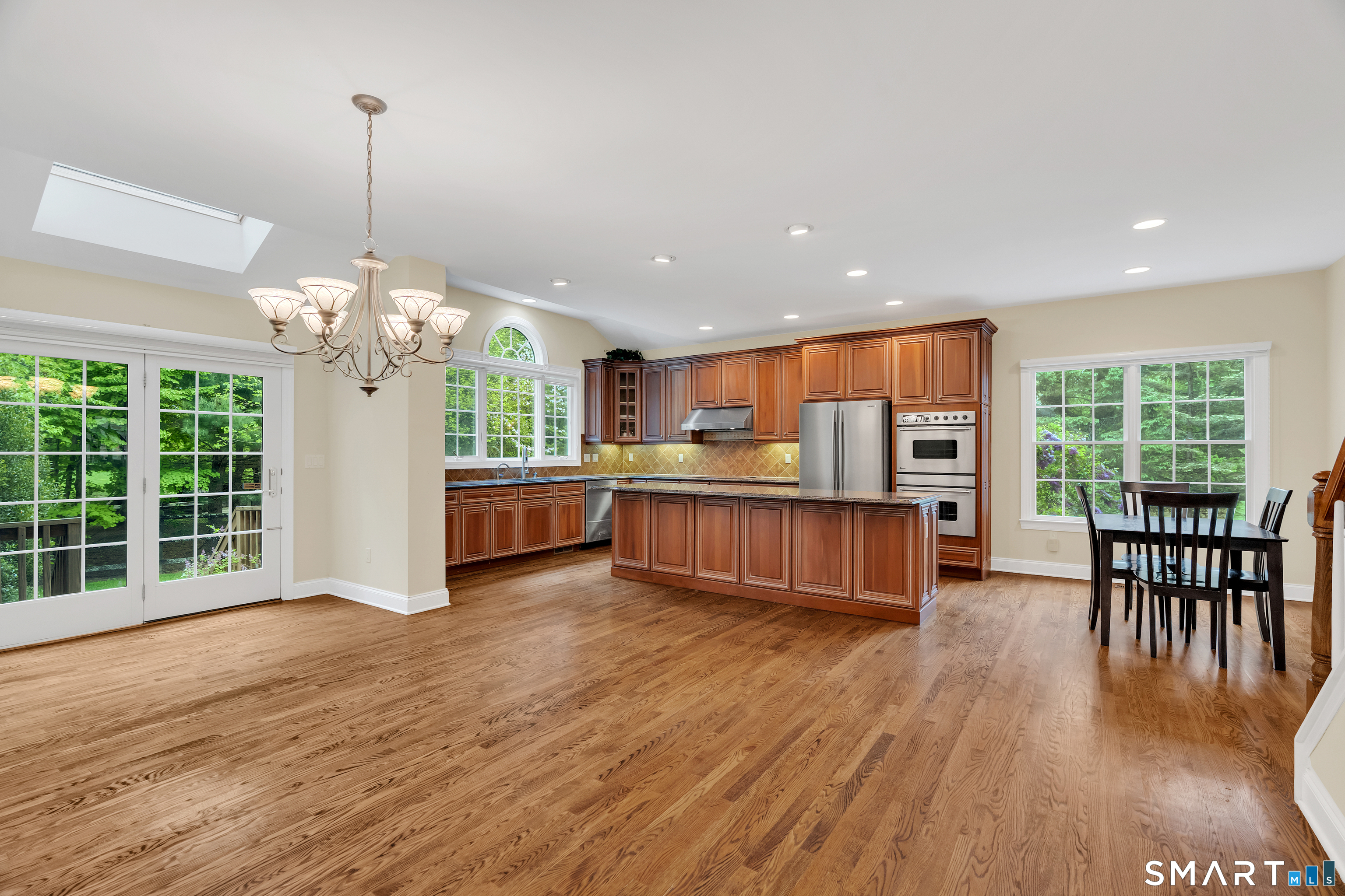 105 Beecher Road Woodbridge, CT 06525 - Photo 10 of 40