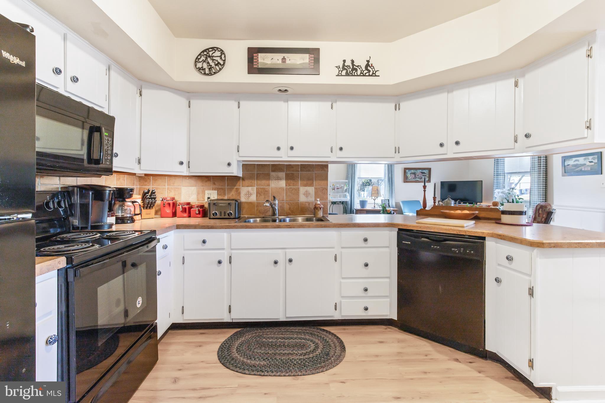2020 Mountain View Road Middletown, PA 17057 - Photo 9 of 20 Kitchen