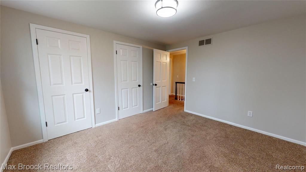 4990 Arrowhead Road West Bloomfield, MI 48323 - Photo 20 of 48